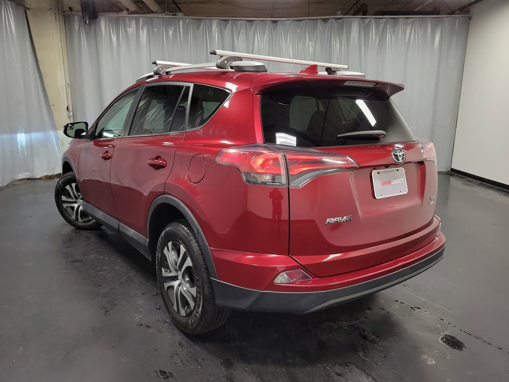 Used 2018 Toyota RAV4 LE image 6