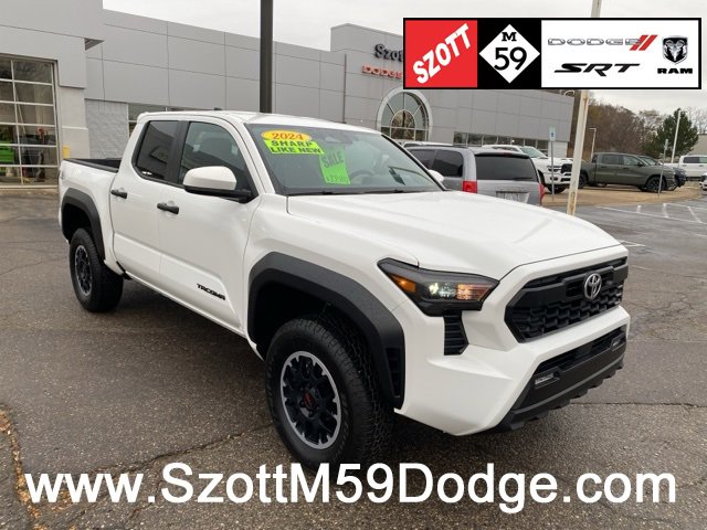 Used 2024 Toyota Tacoma TRD Sport image 1