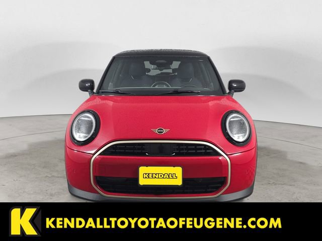 Used 2025 MINI Cooper 2-Door Hardtop image 8