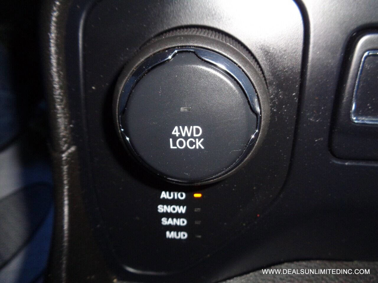 Used 2017 Jeep Renegade Sport w/ Power & Air Group image 13