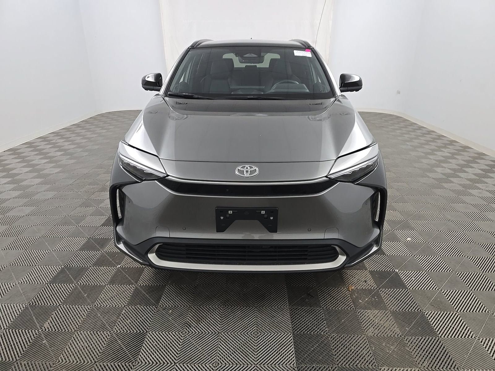 Used 2023 Toyota bZ4X AWD image 2
