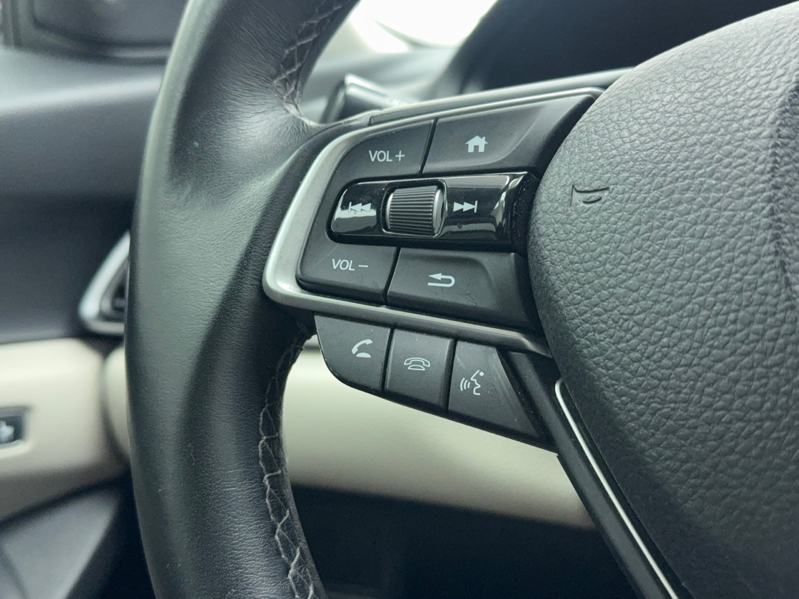 Used 2019 Honda Accord EX-L image 34