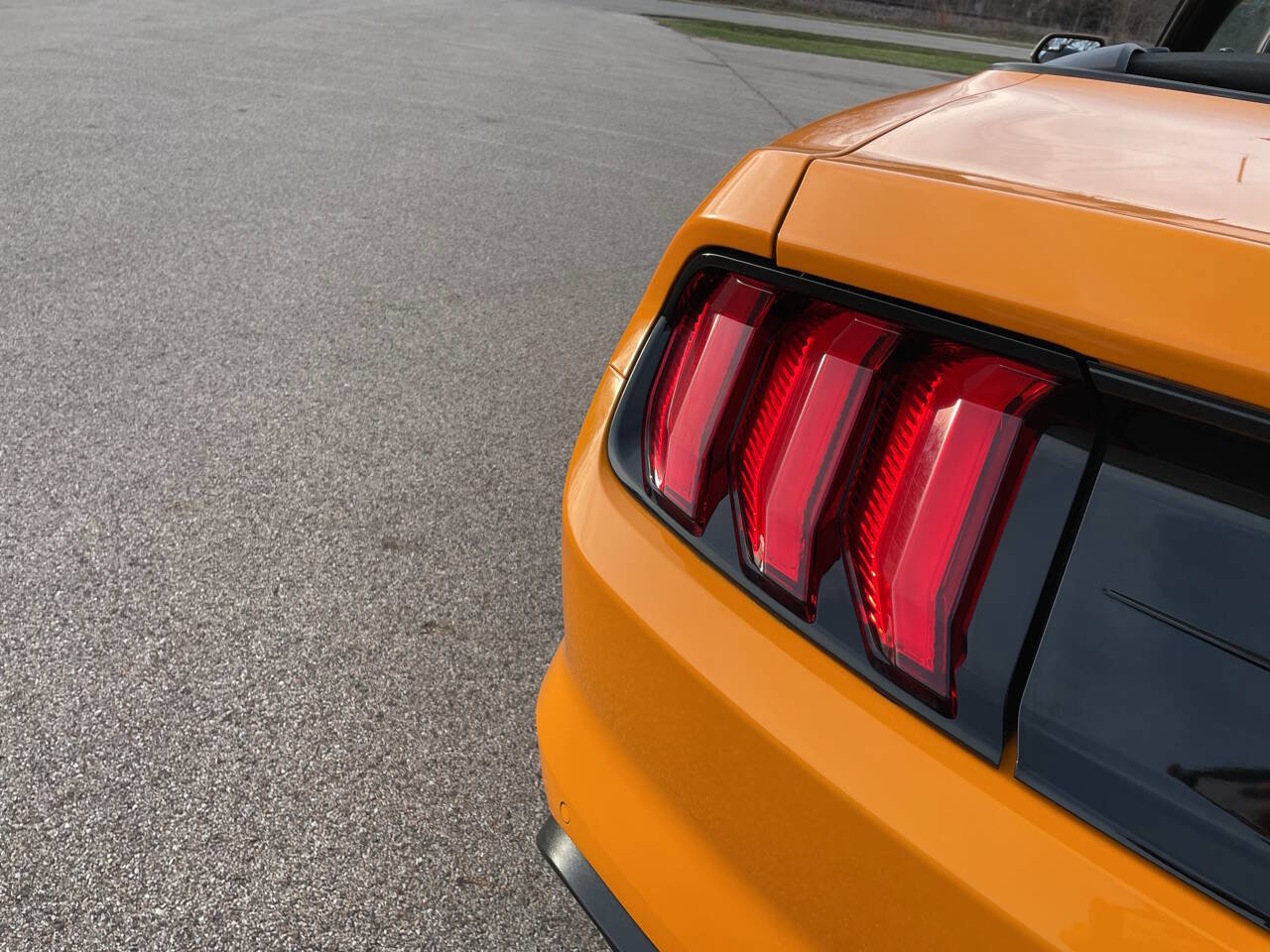 Used 2018 Ford Mustang GT Premium w/ GT Performance Package image 37