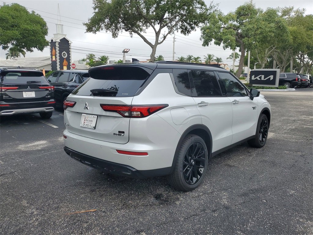 New 2025 Mitsubishi Outlander SEL Black Edition image 4