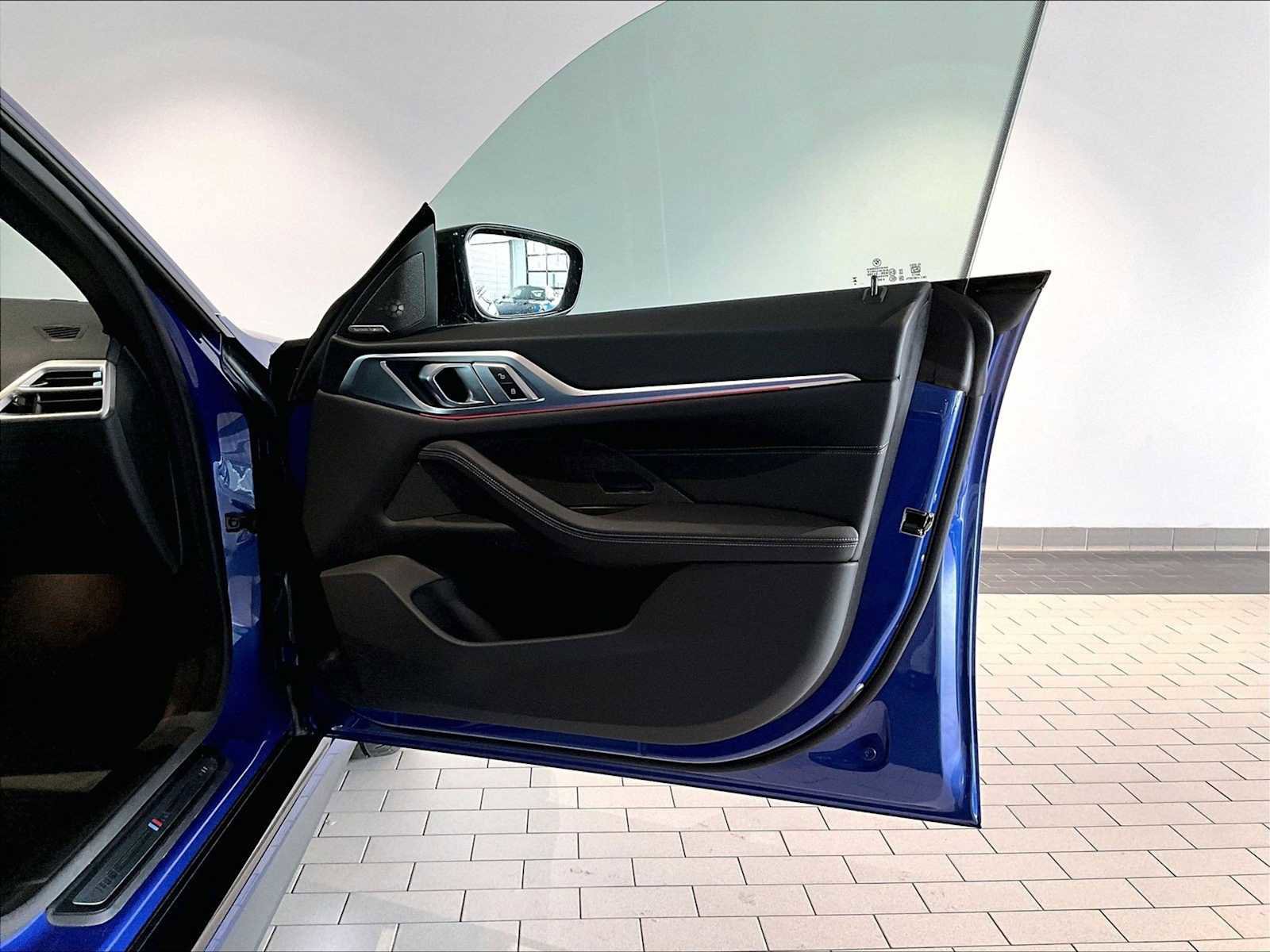 Used 2025 BMW 430i xDrive w/ M Sport Package image 27