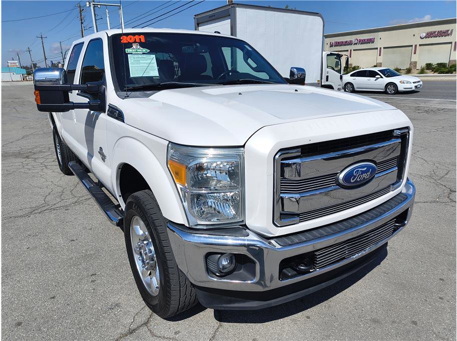 Used 2011 Ford F250 Lariat w/ Lariat Interior Pkg image 2