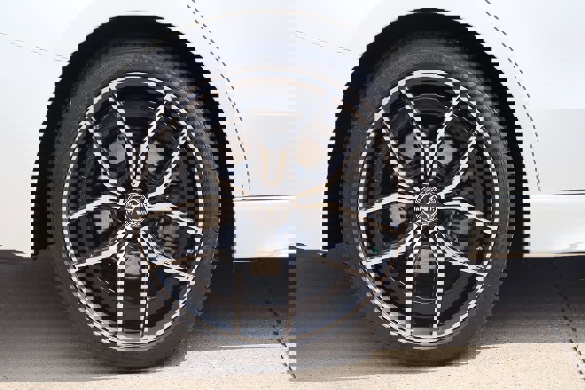 Used 2025 Mercedes-Benz C 300 Sedan image 54