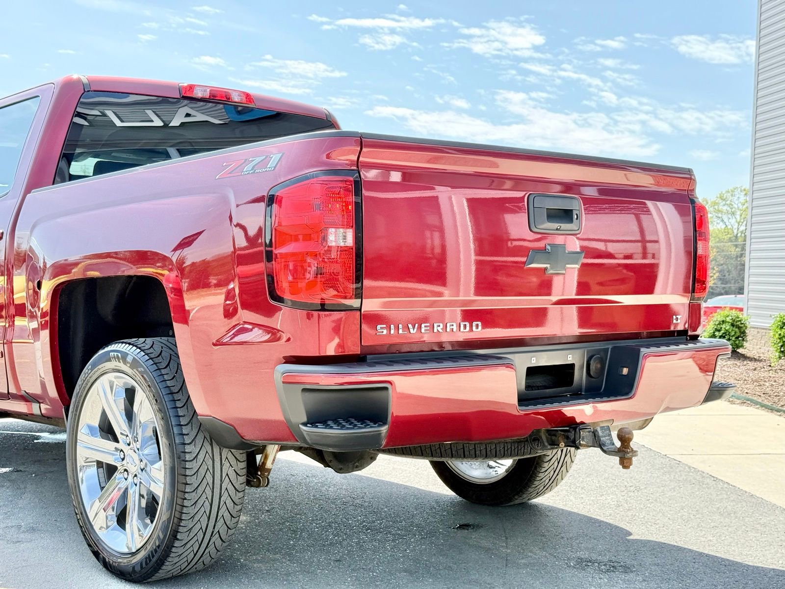 Used 2018 Chevrolet Silverado 1500 LT w/ All Star Edition AWD/4WD image 4