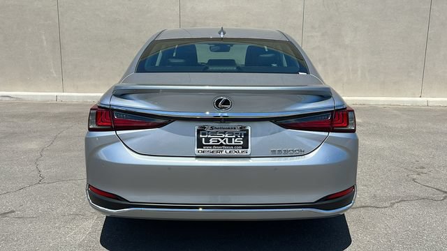 Used 2025 Lexus ES 300h w/ Premium Package FWD image 9