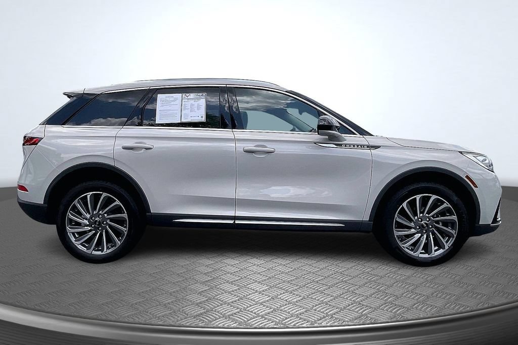 Certified 2023 Lincoln Corsair Reserve FWD image 4