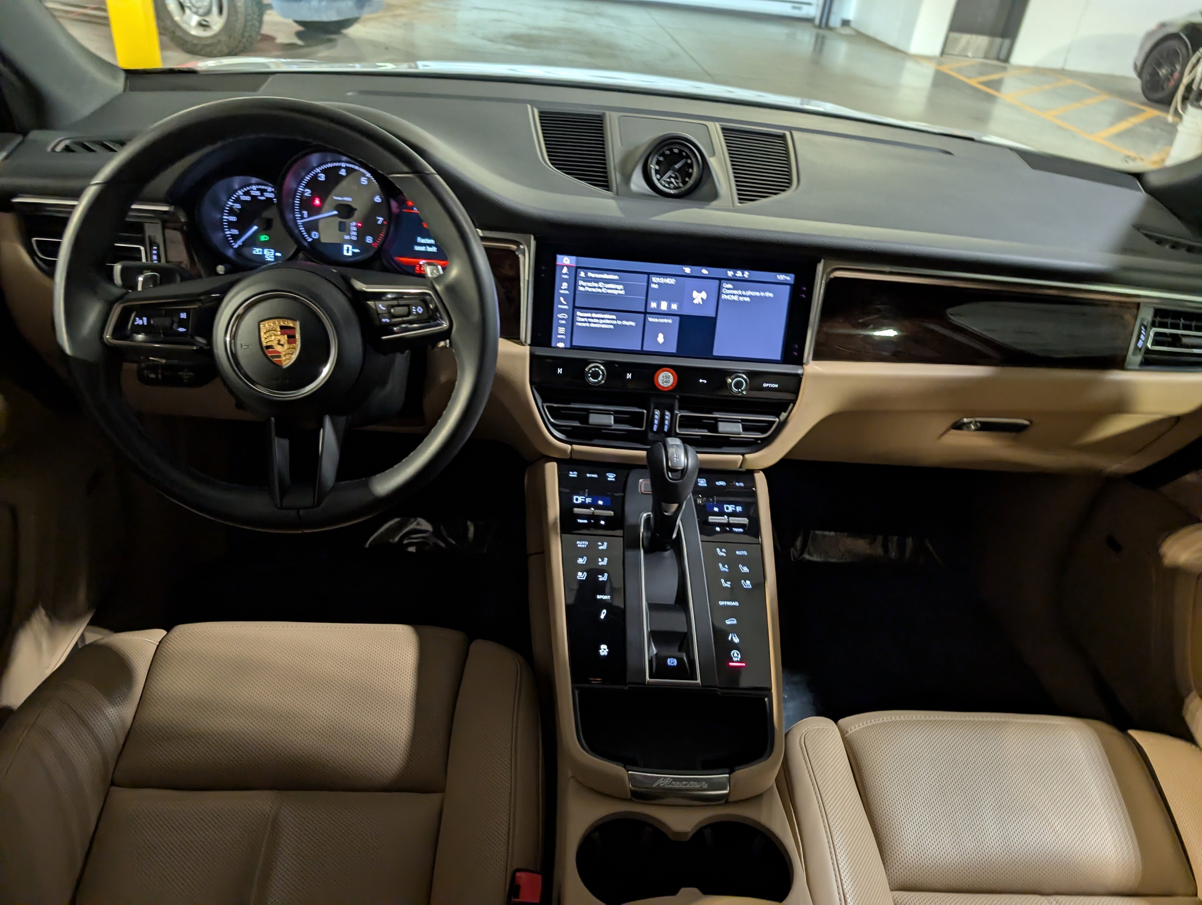 Certified 2023 Porsche Macan S AWD/4WD image 7