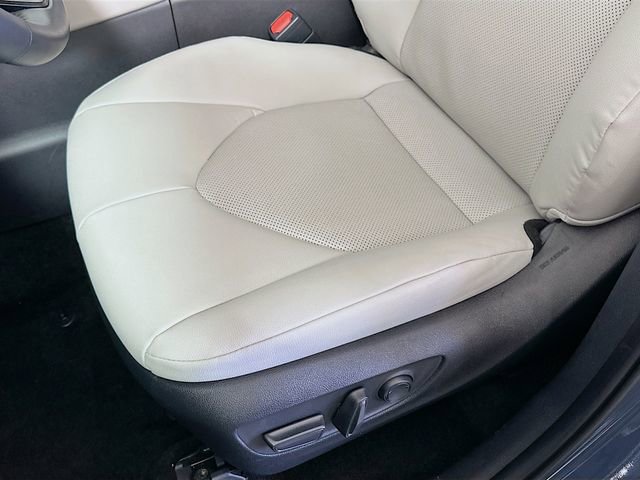 Certified 2025 Toyota Grand Highlander FWD image 21