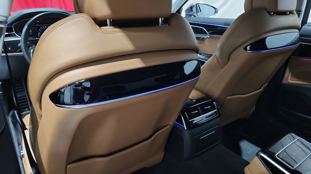 Used 2020 Audi S8 L w/ S8 Executive Package AWD/4WD image 40