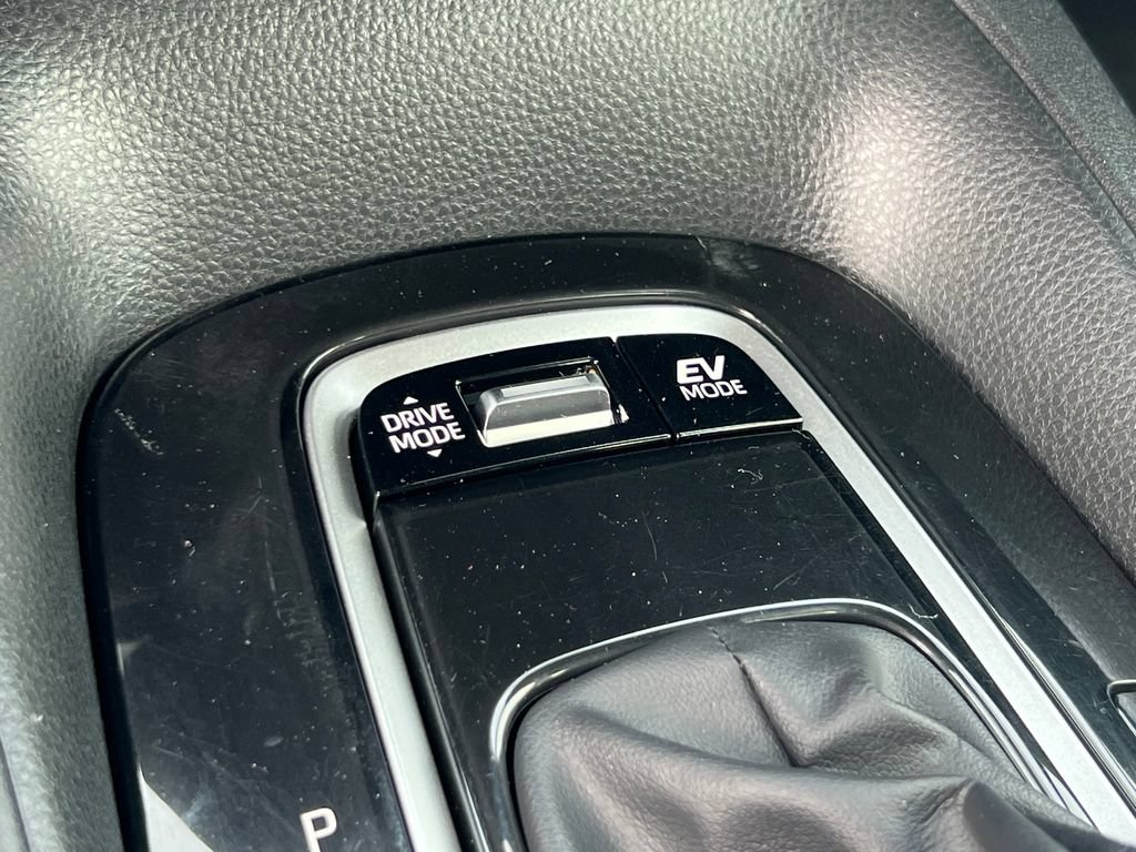 Used 2023 Toyota Corolla SE w/ SE Package FWD image 31