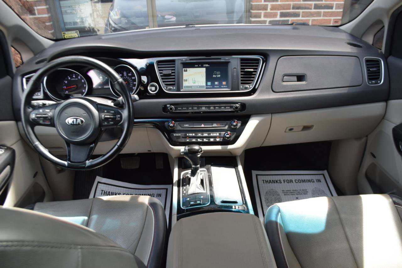 Used 2015 Kia Sedona SX FWD image 11