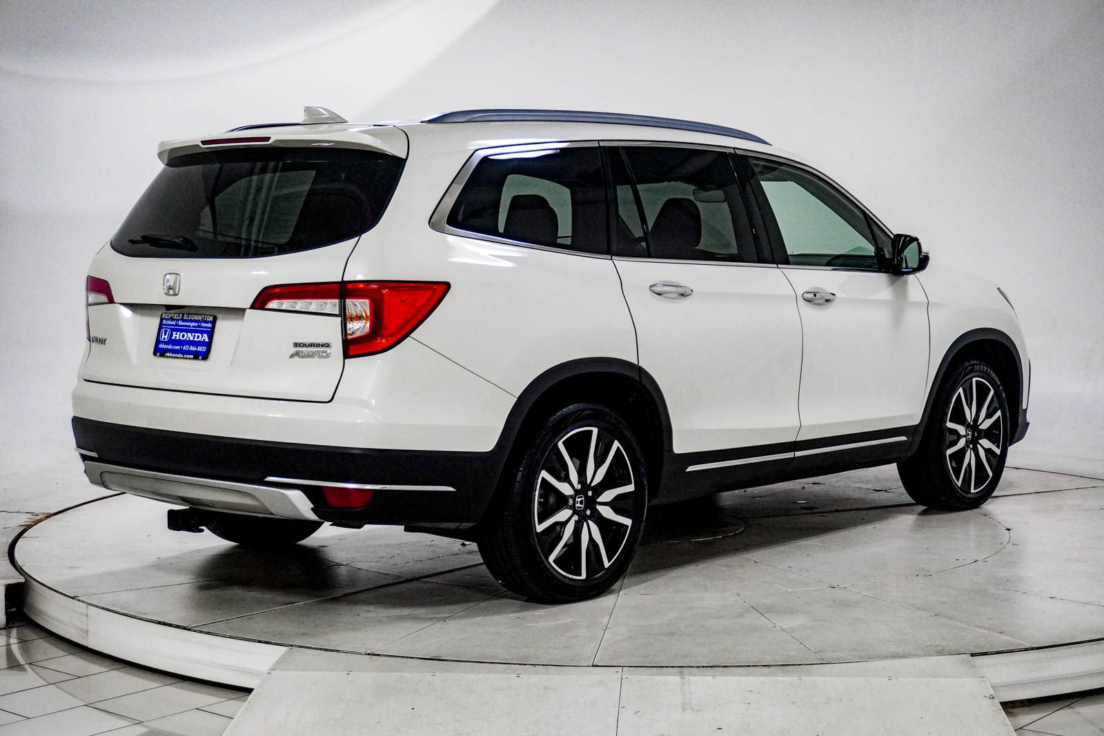 Used 2019 Honda Pilot Touring image 12