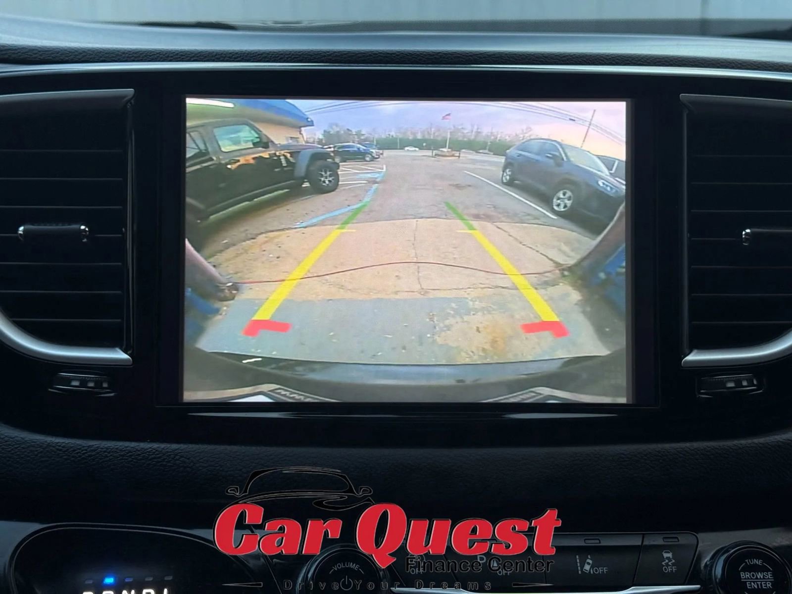 Used 2023 Chrysler Pacifica Touring-L FWD image 34
