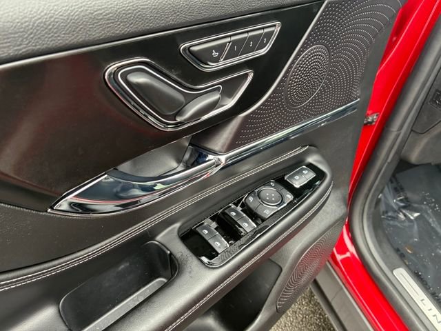 Used 2023 Lincoln Corsair Standard image 11