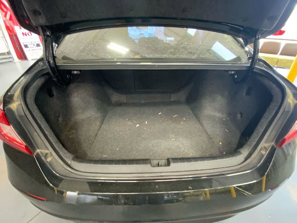 Used 2018 Honda Accord EX image 13