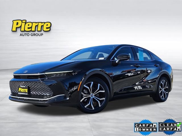 Used 2023 Toyota Crown Limited image 1