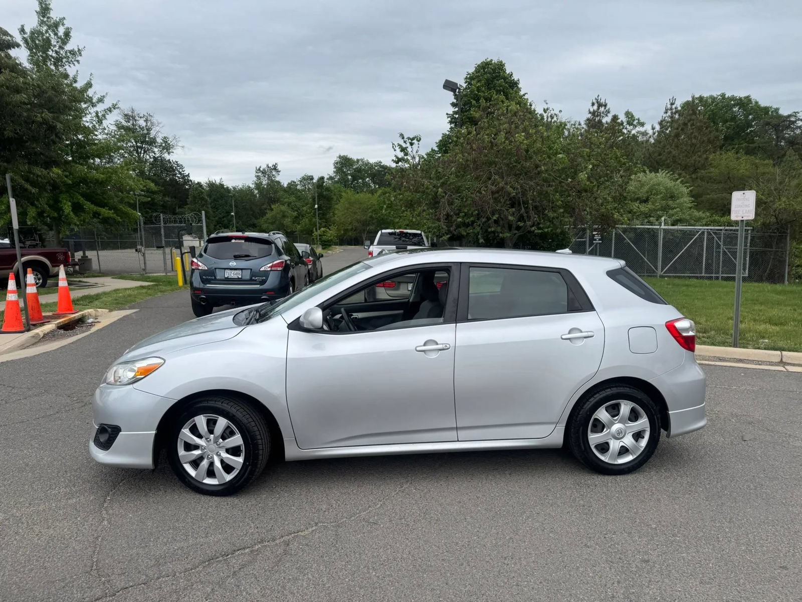 Used 2009 Toyota Matrix S w/ All Weather Guard Pkg FWD image 16