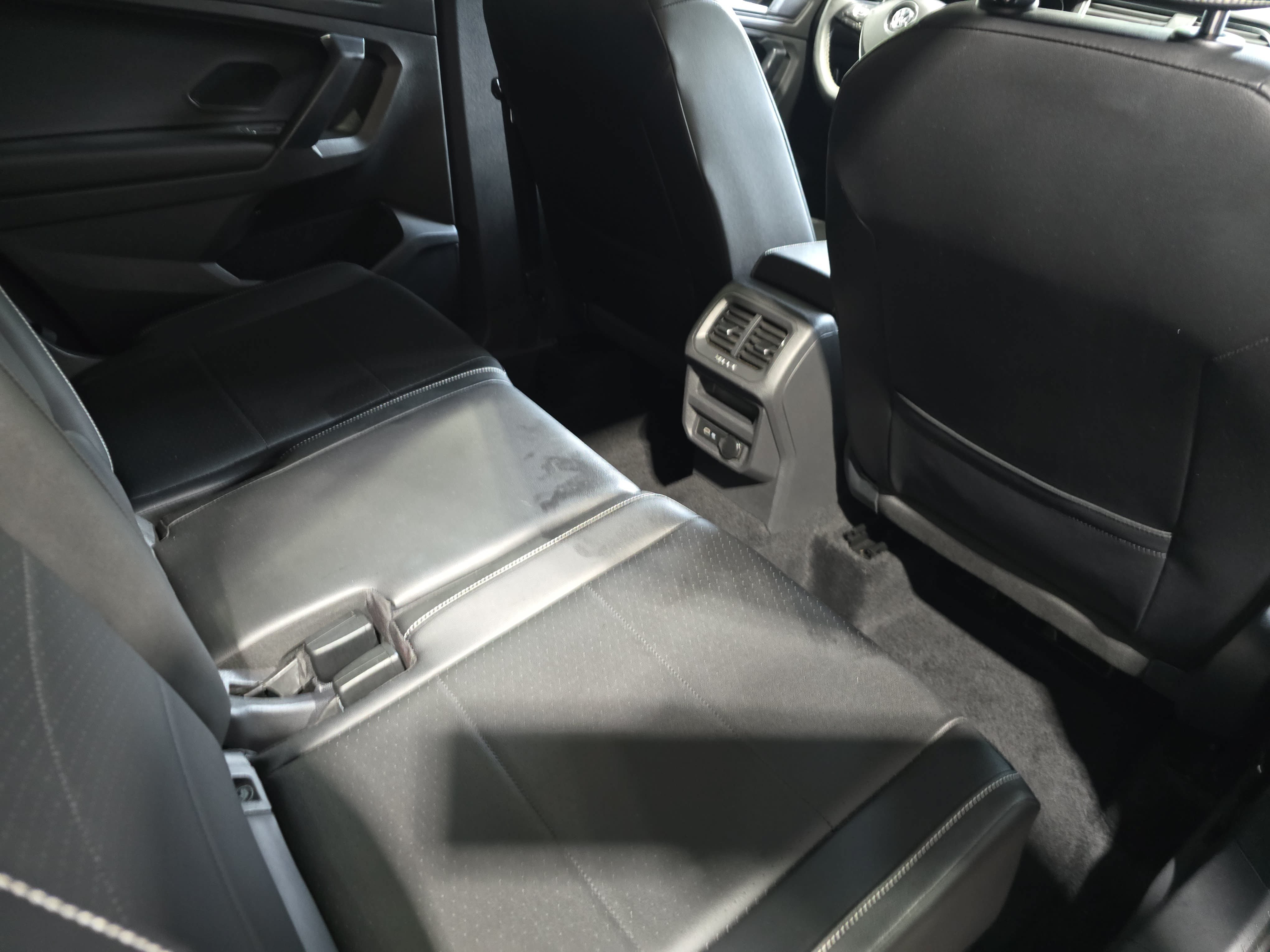 Used 2021 Volkswagen Tiguan SE FWD image 11