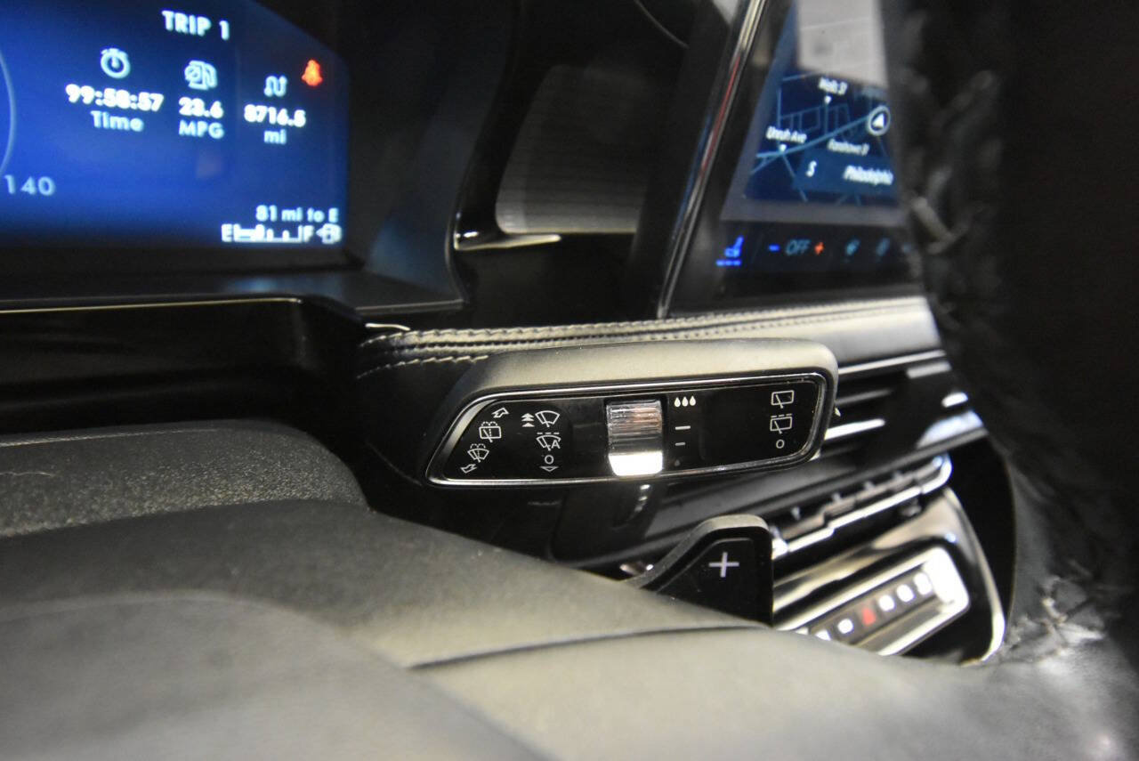 Used 2023 Lincoln Corsair AWD w/ Equipment Group 101A image 30
