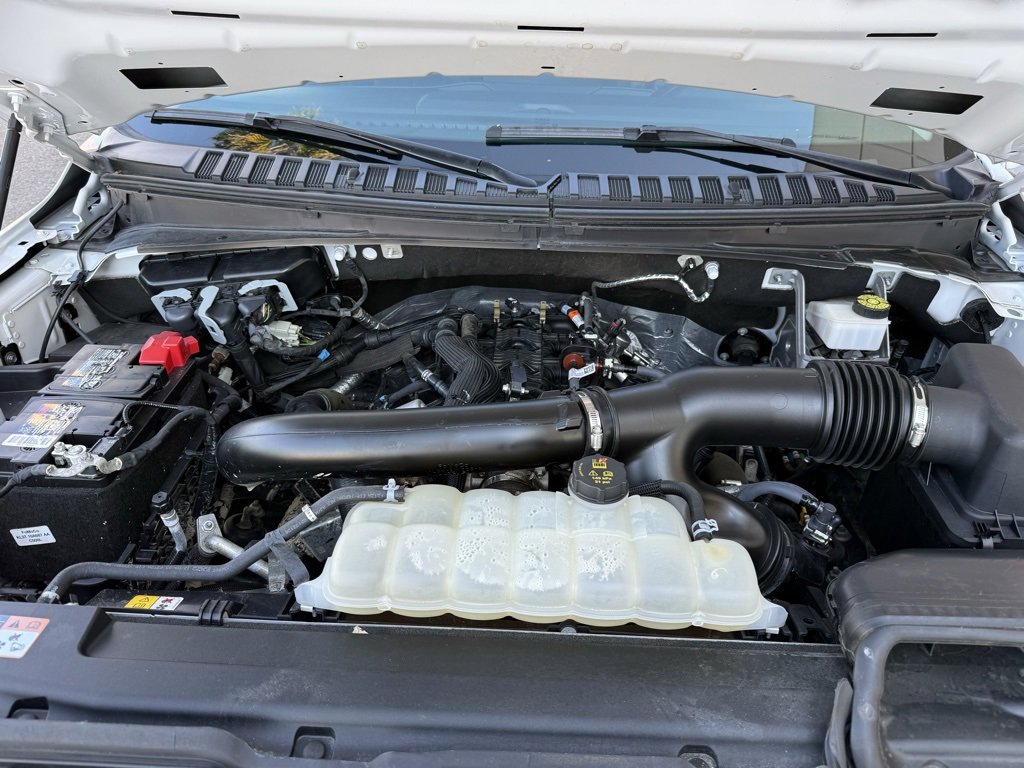 Used 2024 Ford Expedition Max XLT image 11