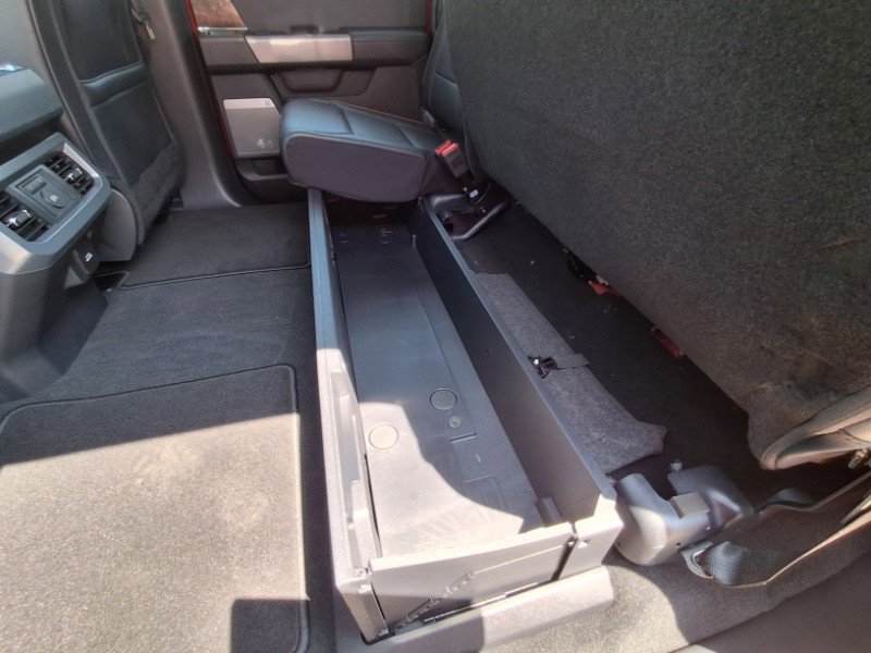 New 2025 Ford F250 Lariat w/ Chrome Package image 18