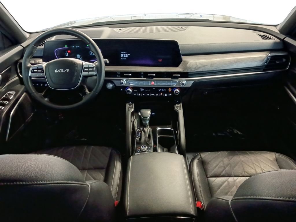 Used 2025 Kia Telluride AWD image 3