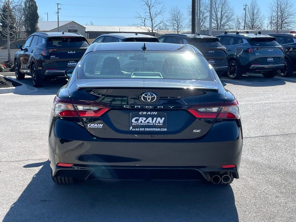 Used 2024 Toyota Camry SE image 6