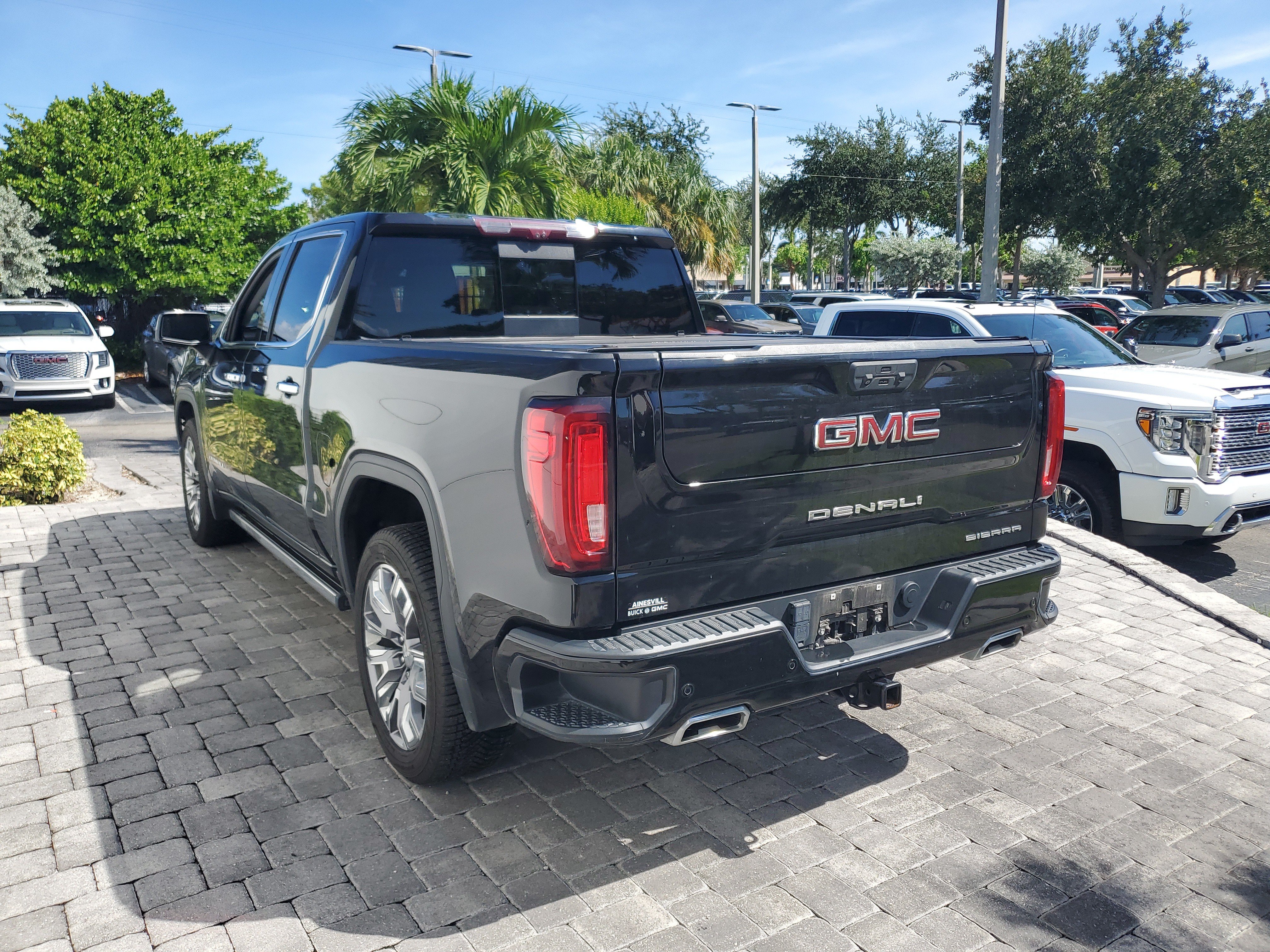 Used 2023 GMC Sierra 1500 Denali w/ Denali Reserve Package AWD/4WD image 3