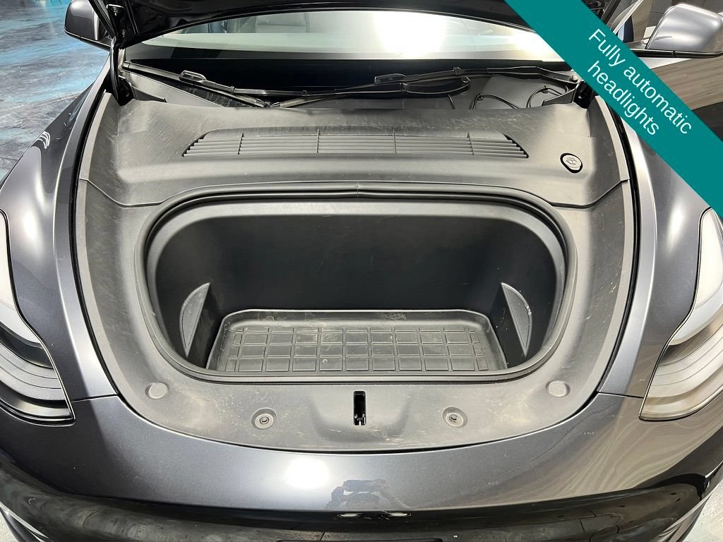 Used 2025 Tesla Model Y Long Range AWD/4WD image 10