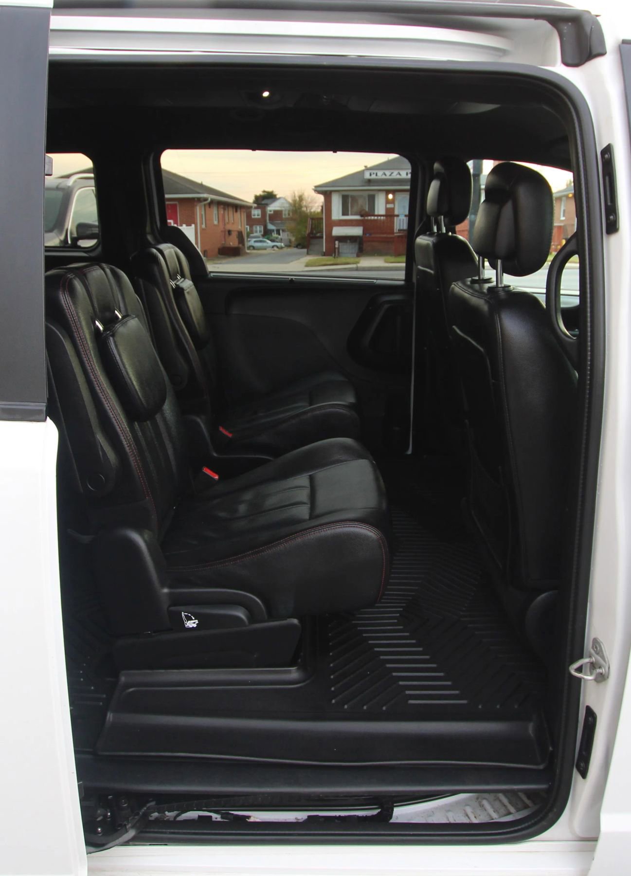 Used 2019 Dodge Grand Caravan GT image 12