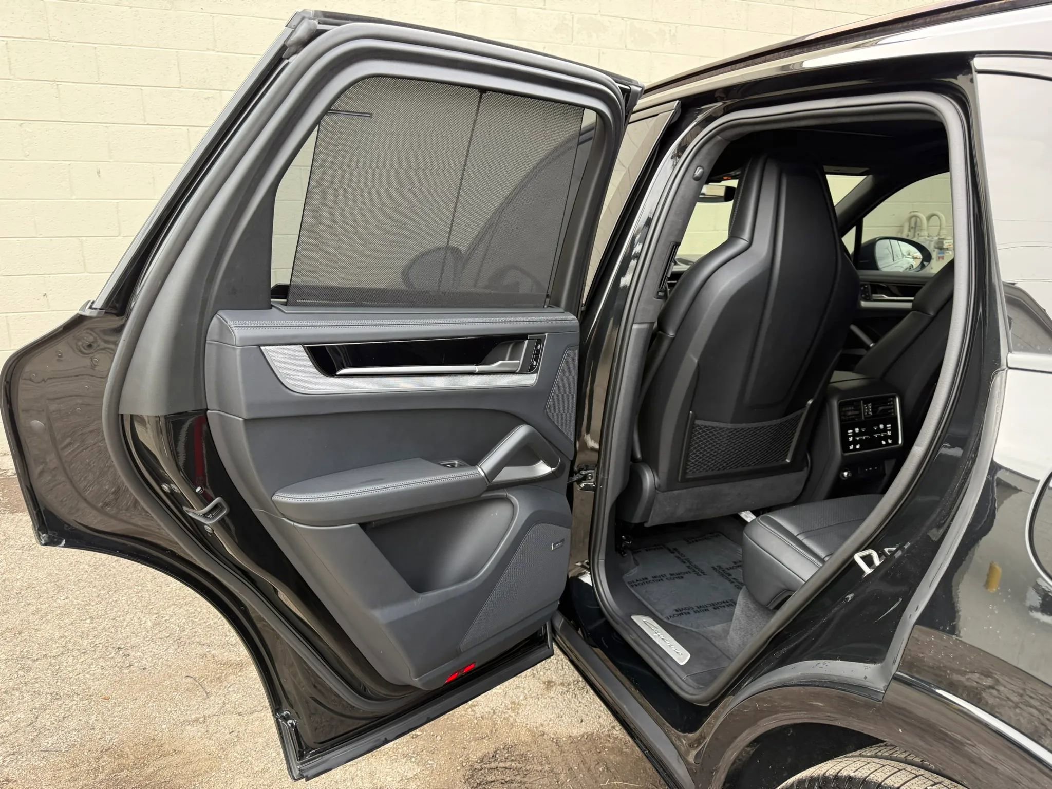 Used 2024 Porsche Cayenne Turbo image 43