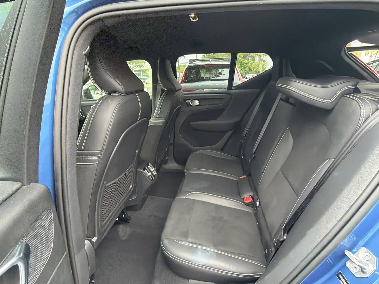 Used 2019 Volvo XC40 T5 R-Design AWD/4WD image 25