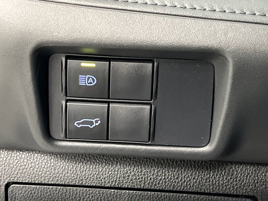 Used 2020 Toyota Highlander XLE image 43