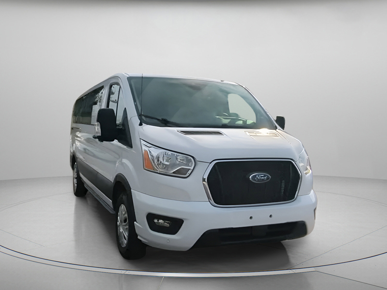 Certified 2022 Ford Transit 350 XLT image 4