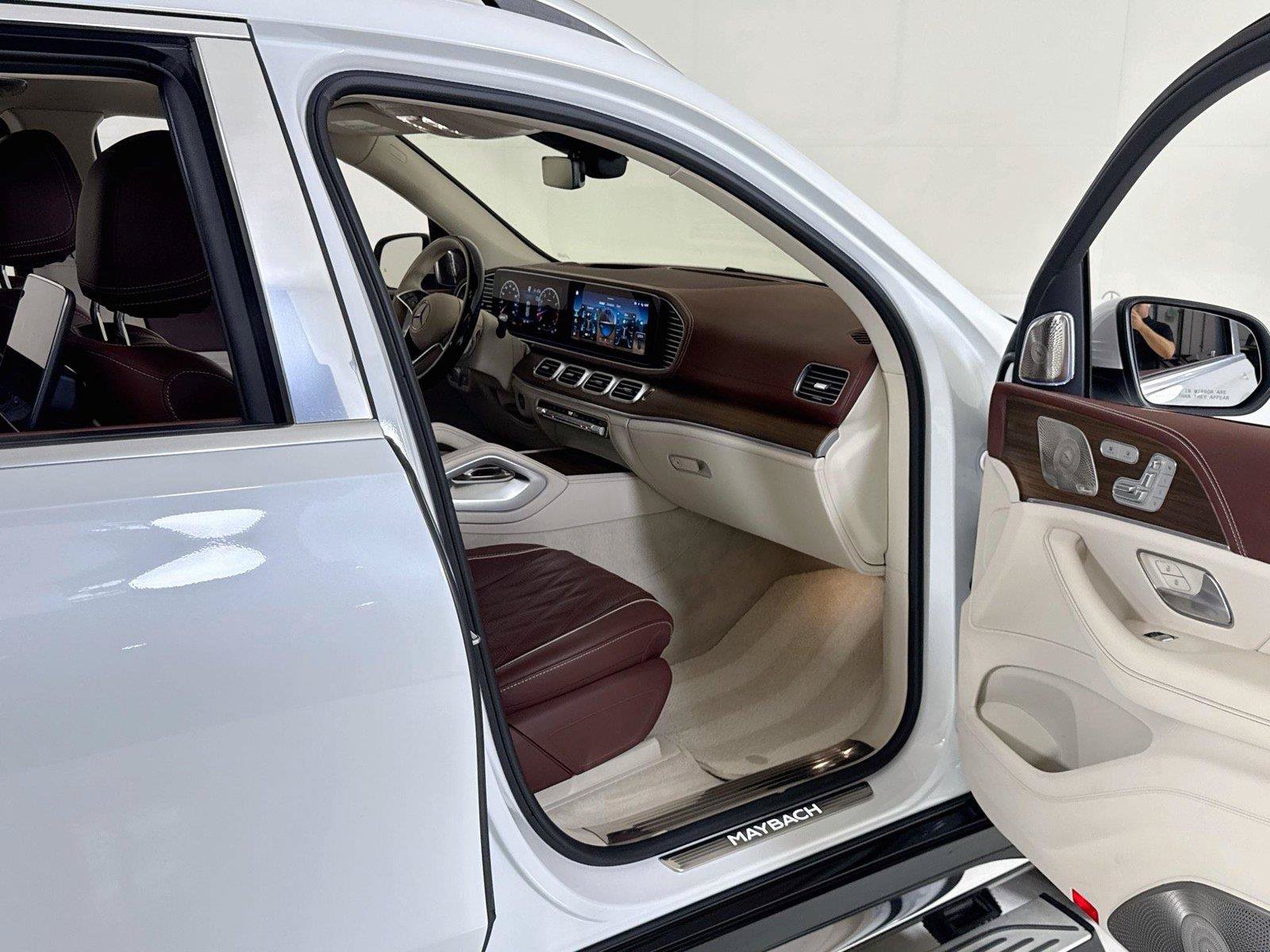 Used 2025 Mercedes-Benz Maybach GLS 600 4MATIC image 39