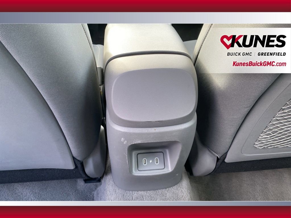 Used 2025 Hyundai Elantra SEL image 37