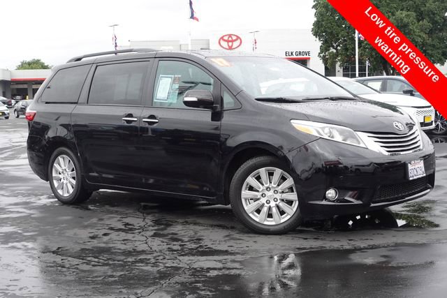 Used 2017 Toyota Sienna Limited Premium FWD image 7