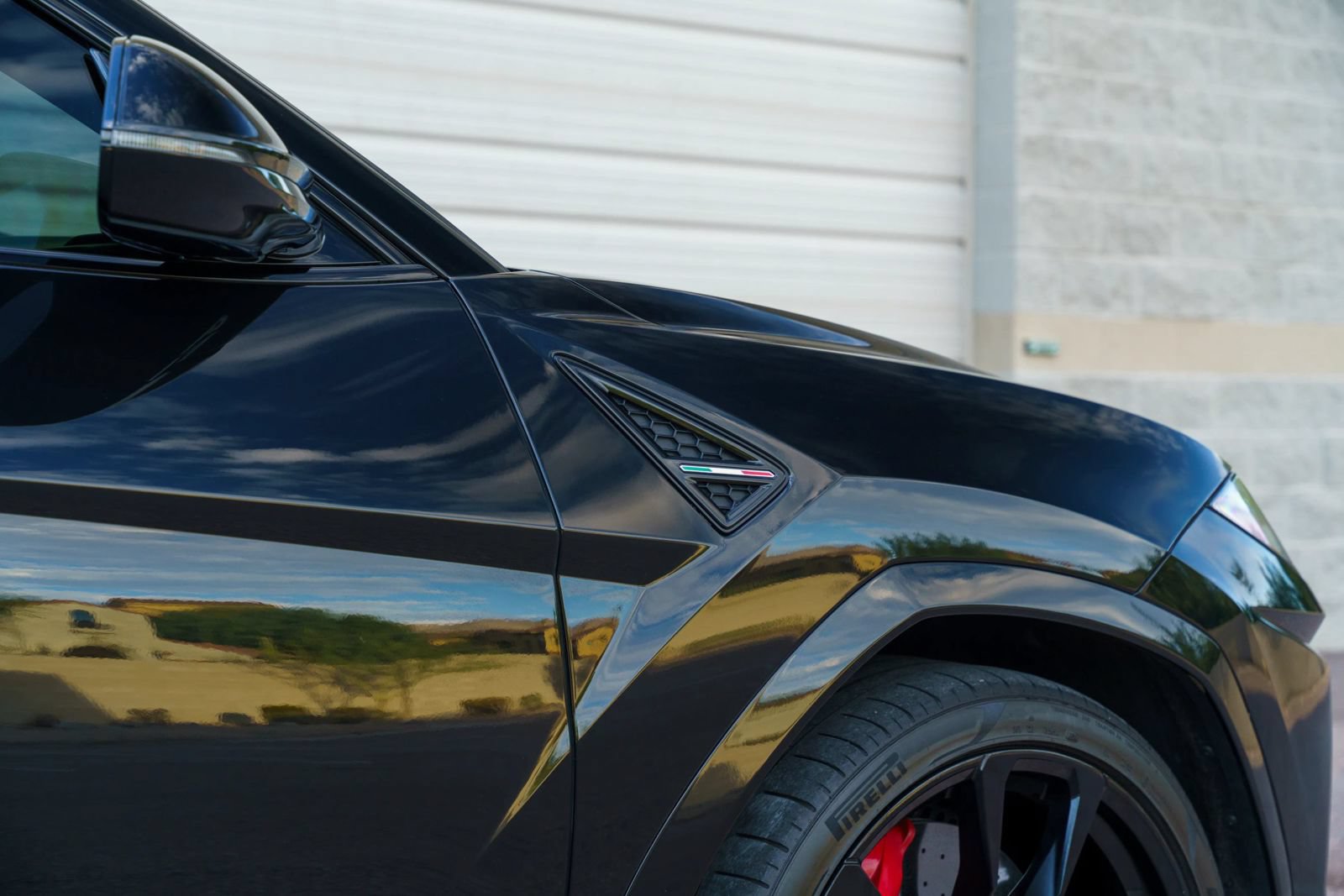 Used 2021 Lamborghini Urus AWD/4WD image 11