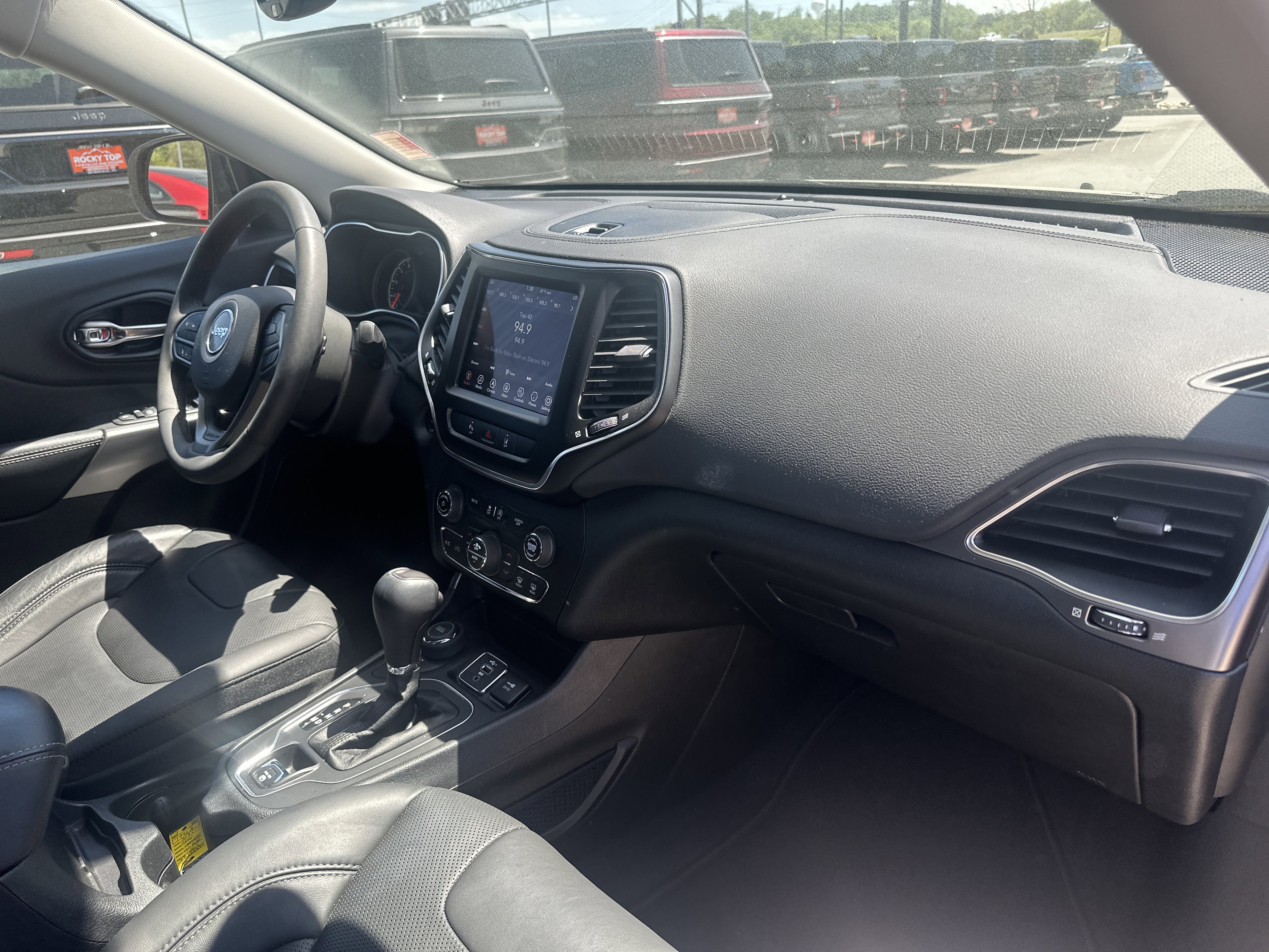 Used 2021 Jeep Cherokee Latitude Lux w/ Comfort/Convenience Group AWD/4WD image 30