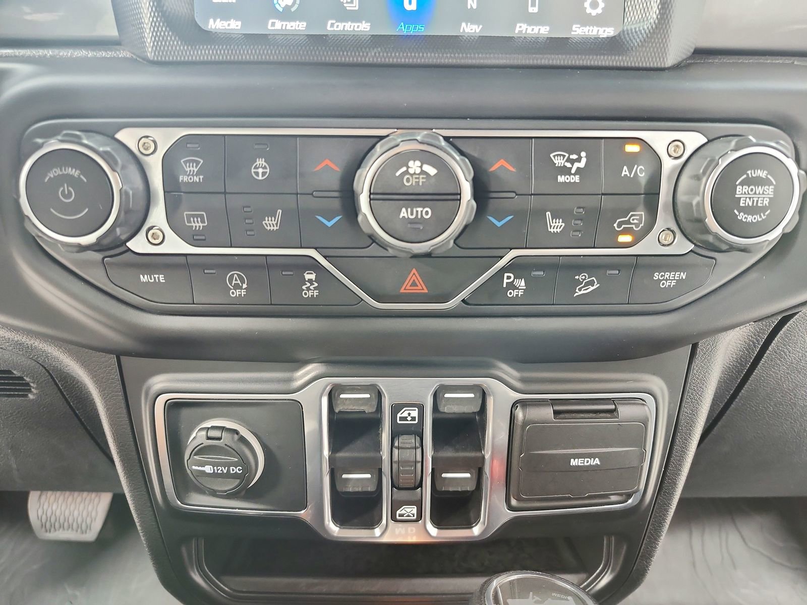 Used 2021 Jeep Wrangler Unlimited Sahara AWD/4WD image 31