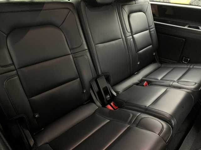 Used 2019 Lincoln Navigator Reserve image 18