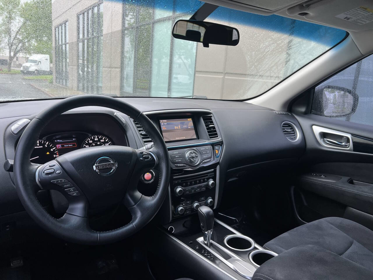 Used 2014 Nissan Pathfinder SV FWD image 15