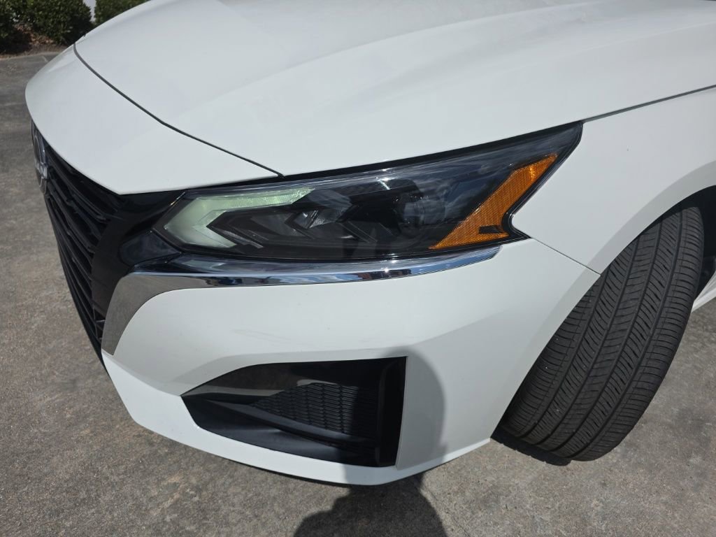 Used 2025 Nissan Altima 2.5 SV image 11