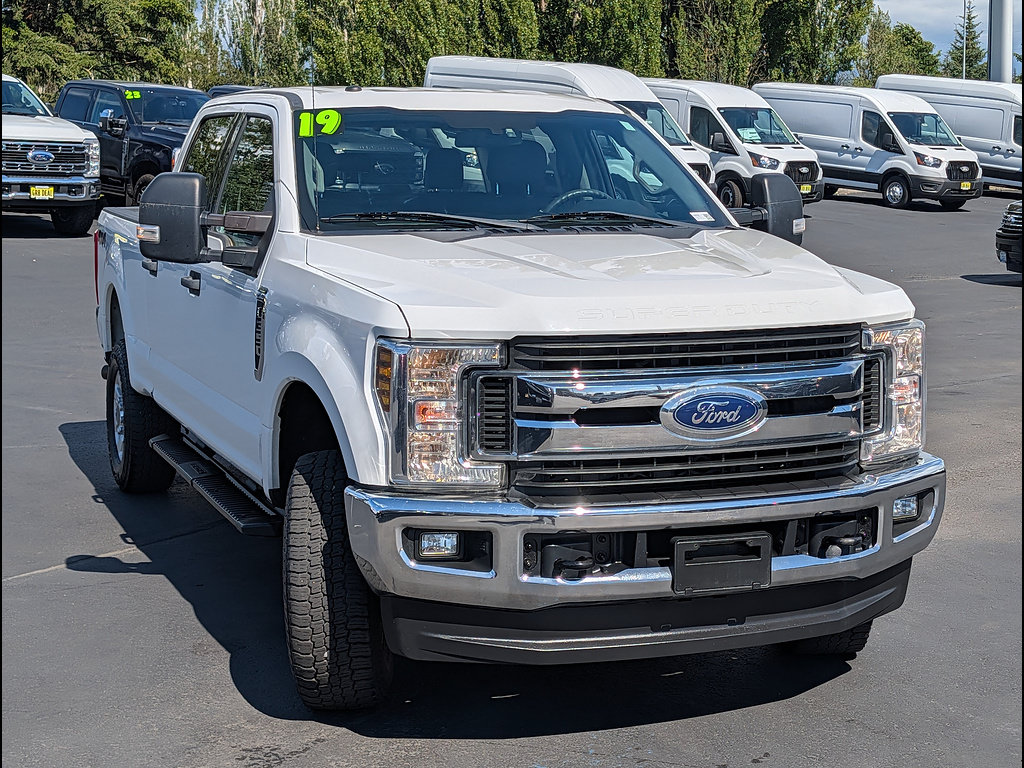 Used 2019 Ford F350 XLT w/ XLT Value Package AWD/4WD image 3