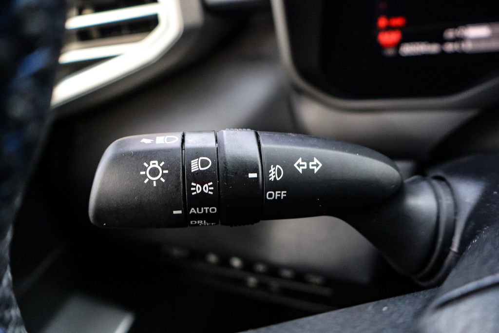 Used 2025 Toyota Tundra Platinum image 27