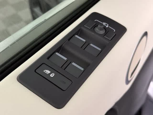 New 2026 Land Rover Discovery S AWD/4WD image 21